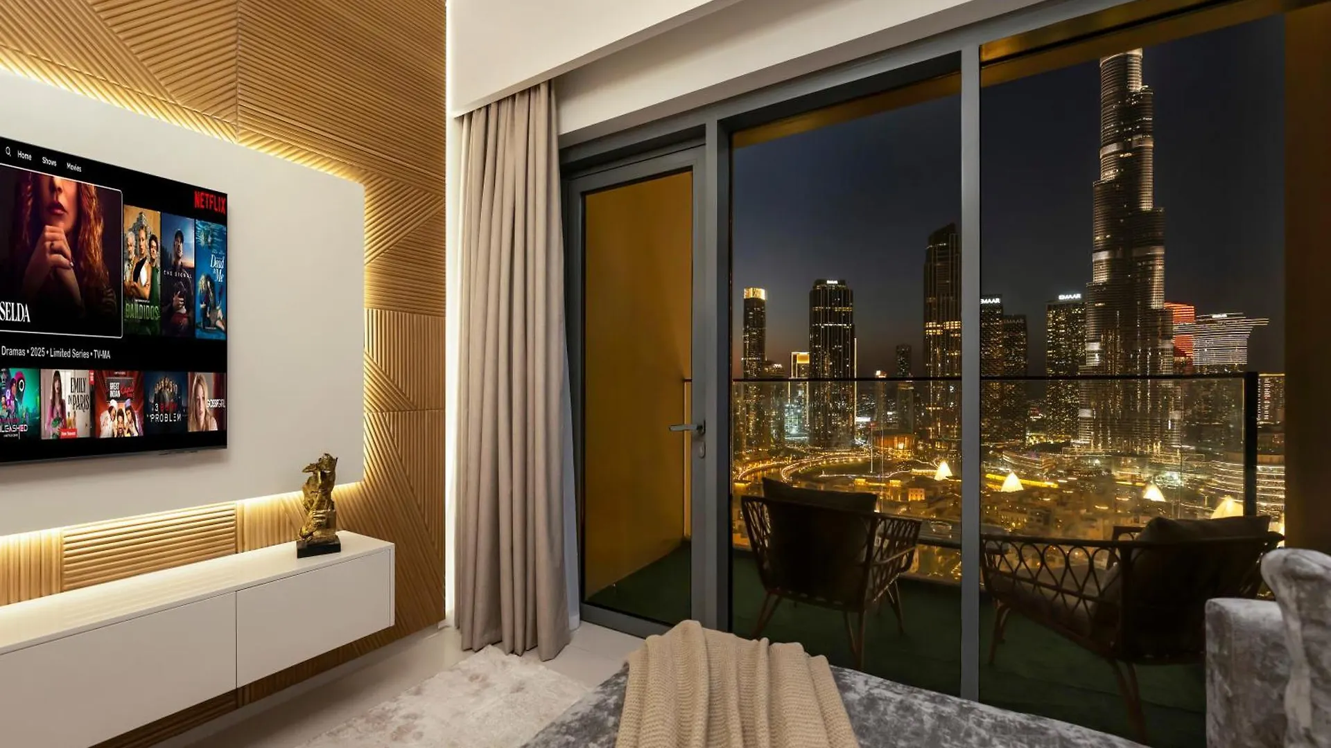 Luxurious Apartments In Burj Royale With Burj Khalifa Views Opposite Dubai Mall