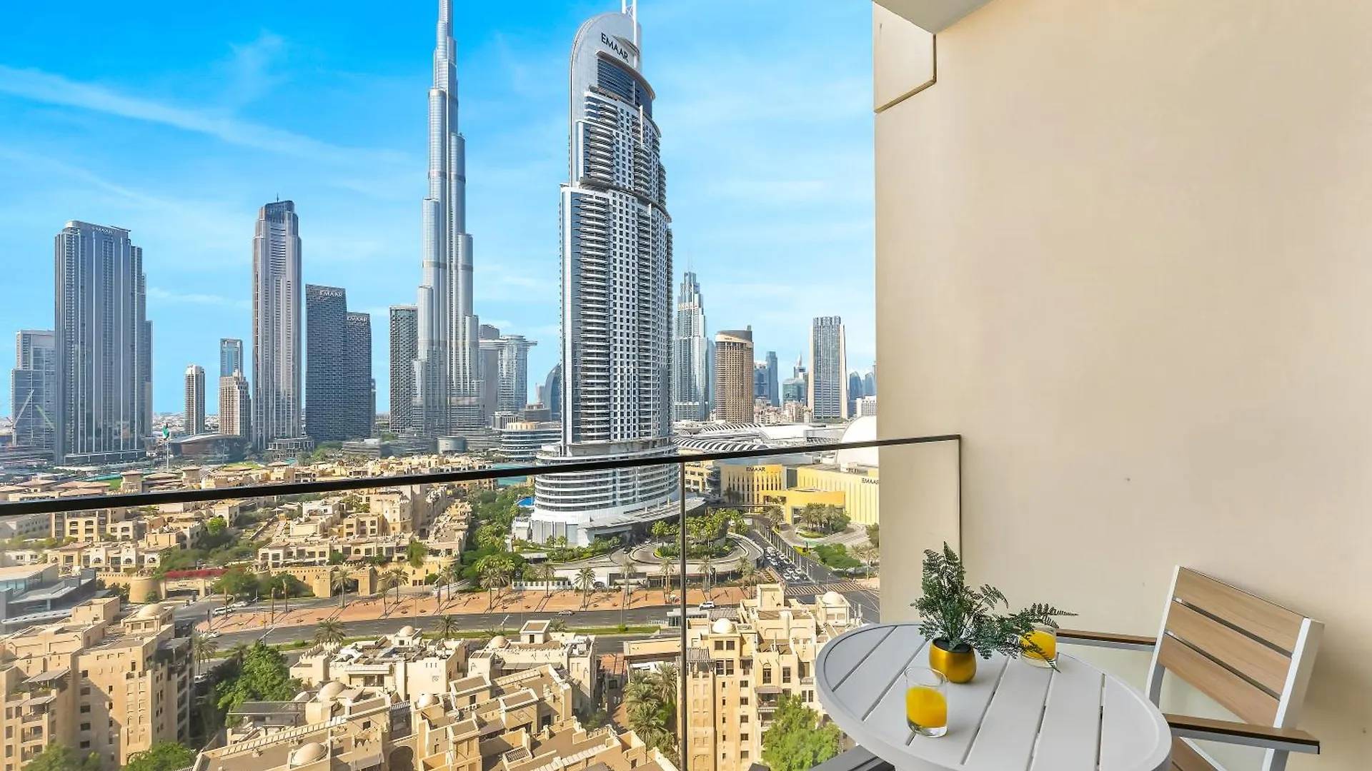 Luxurious Apartments In Burj Royale With Burj Khalifa Views Opposite Dubai Mall
