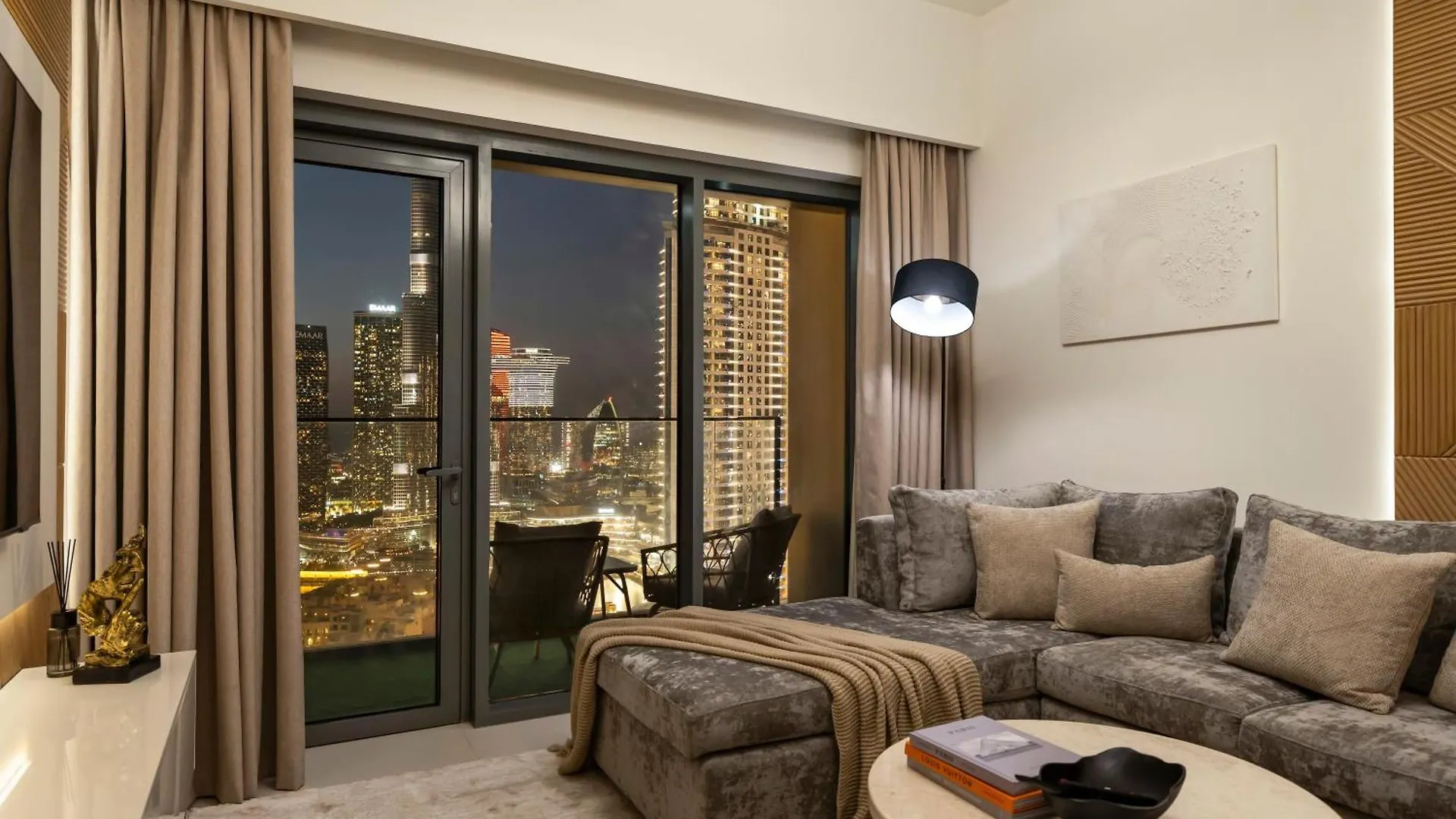 Luxurious Apartments In Burj Royale With Burj Khalifa Views Opposite Dubai Mall