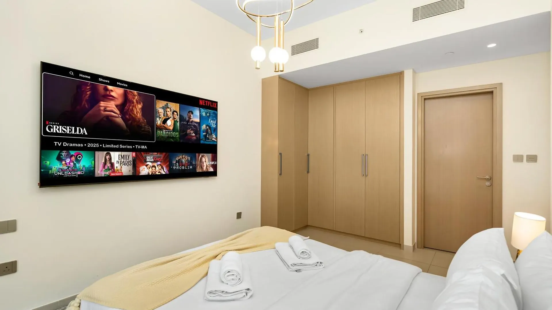 Luxurious Apartments In Burj Royale With Burj Khalifa Views Opposite Dubai Mall