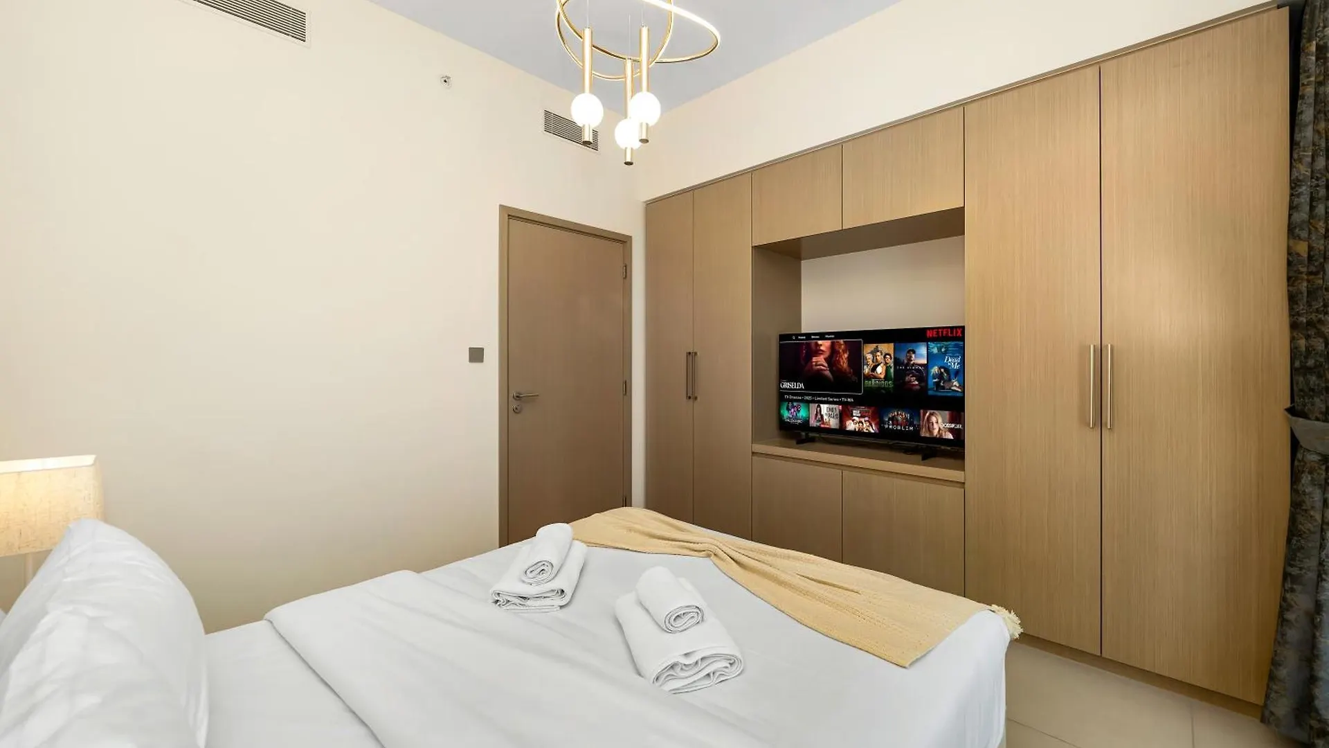Luxurious Apartments In Burj Royale With Burj Khalifa Views Opposite Dubai Mall 0*,  United Arab Emirates