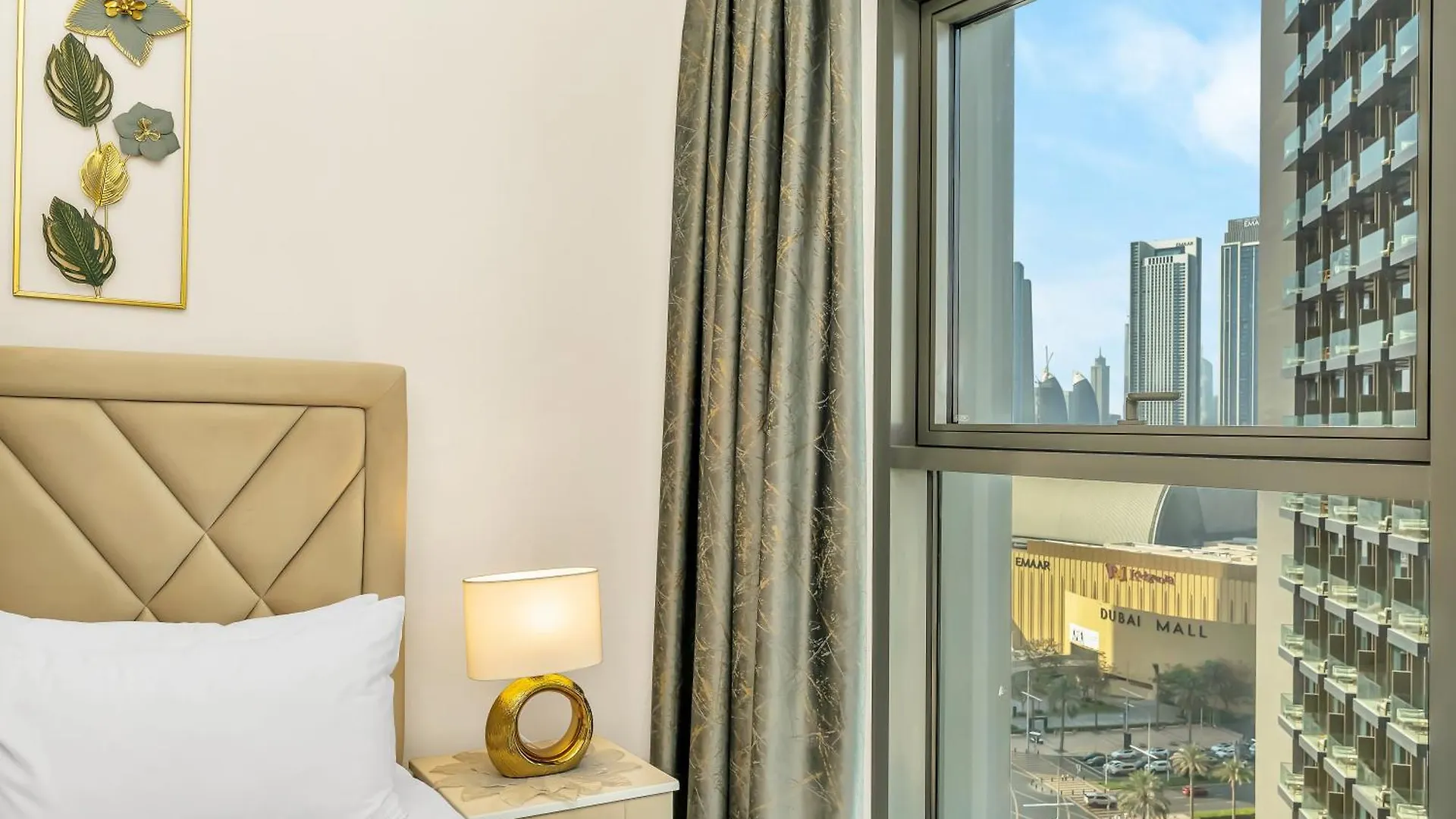 Luxurious Apartments In Burj Royale With Burj Khalifa Views Opposite Dubai Mall