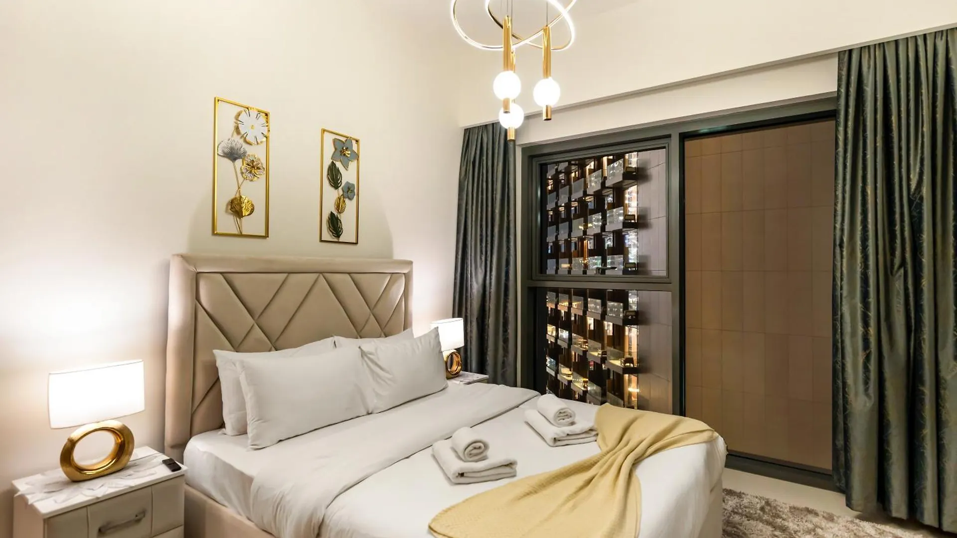 Luxurious Apartments In Burj Royale With Burj Khalifa Views Opposite Dubai Mall