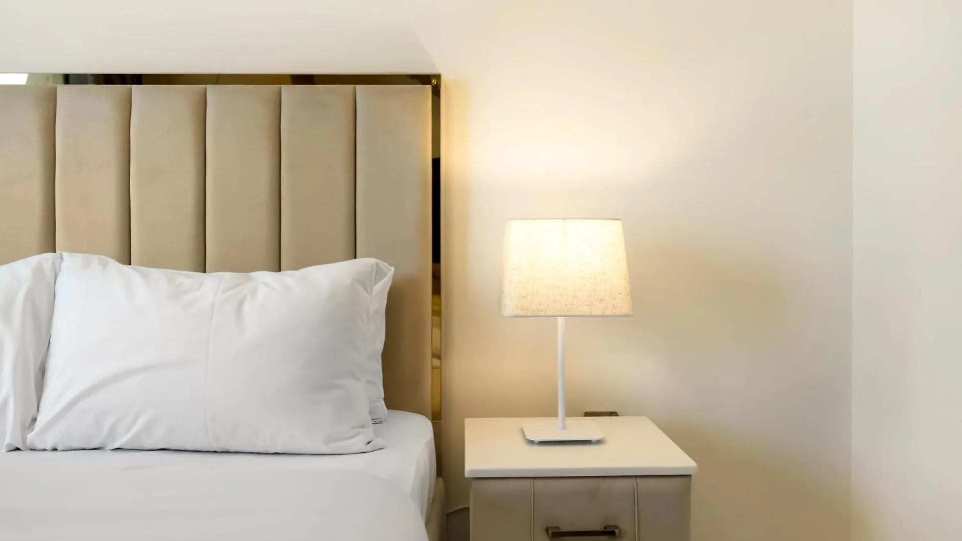 Luxurious Apartments In Burj Royale With Burj Khalifa Views Opposite Dubai Mall 0*,  United Arab Emirates