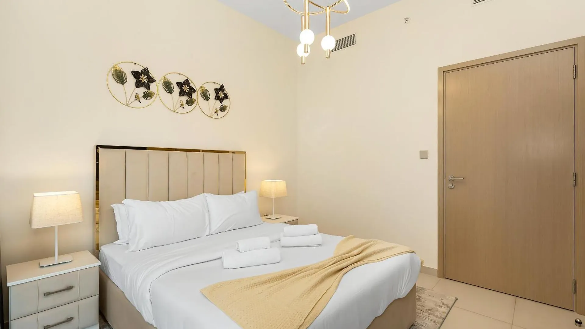 Luxurious Apartments In Burj Royale With Burj Khalifa Views Opposite Dubai Mall 0*,