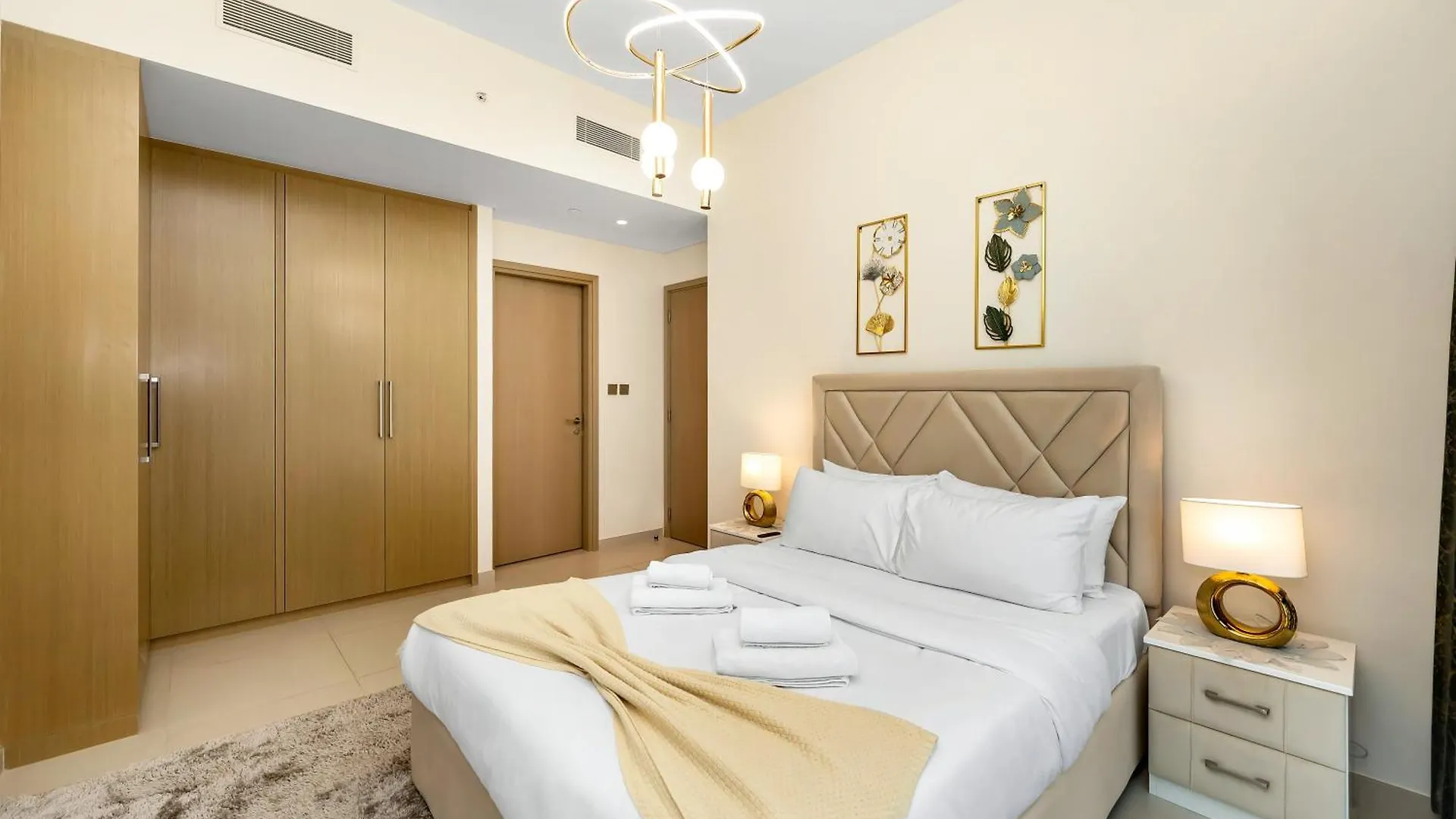 Luxurious Apartments In Burj Royale With Burj Khalifa Views Opposite Dubai Mall