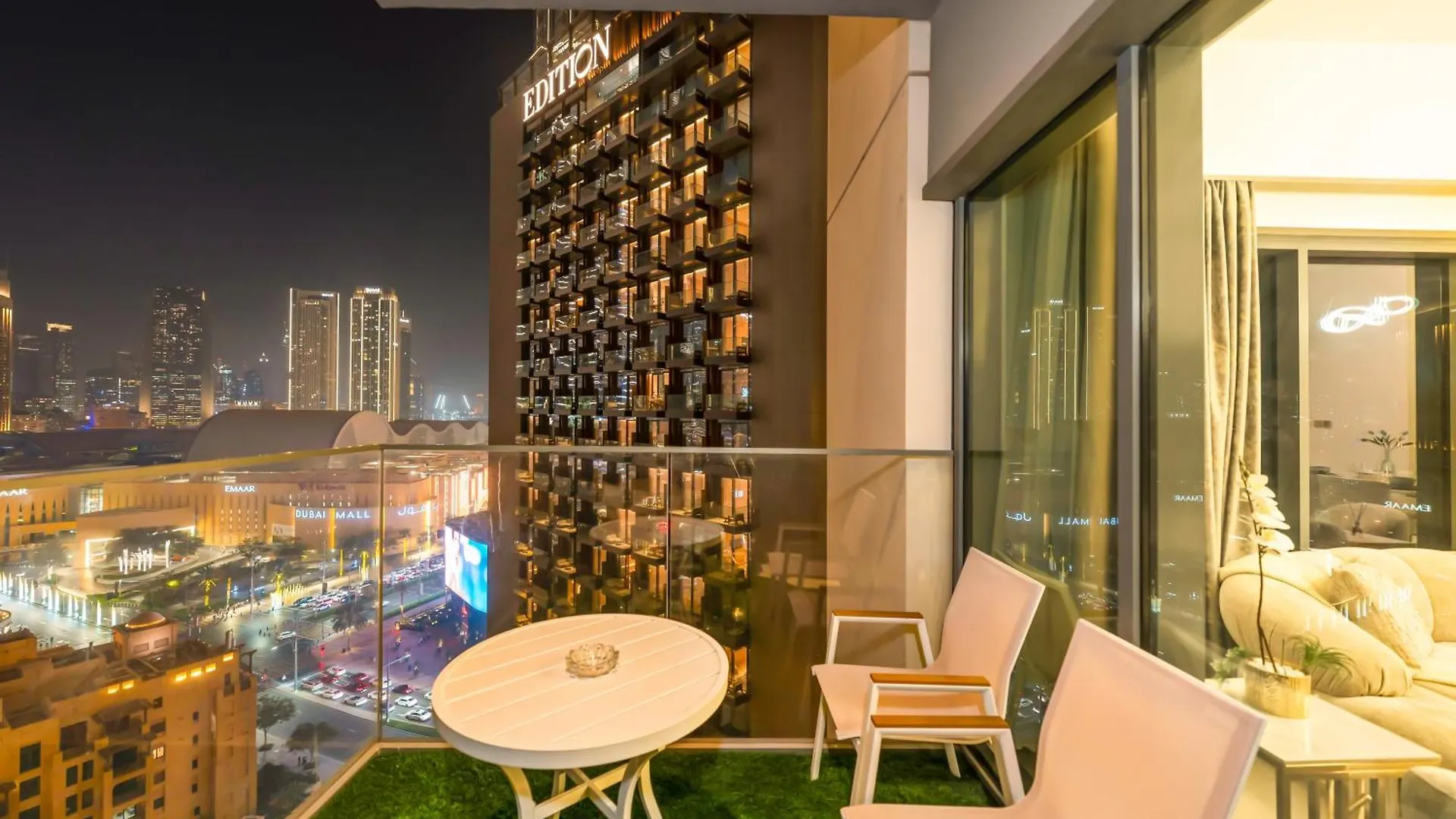 Luxurious Apartments In Burj Royale With Burj Khalifa Views Opposite Dubai Mall United Arab Emirates