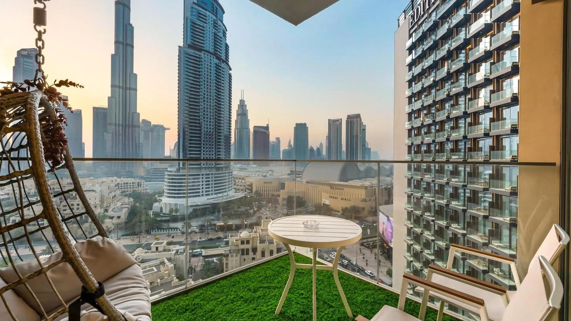 Luxurious Apartments In Burj Royale With Burj Khalifa Views Opposite Dubai Mall