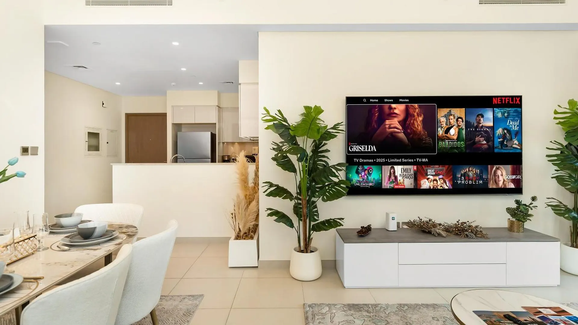 Luxurious Apartments In Burj Royale With Burj Khalifa Views Opposite Dubai Mall United Arab Emirates